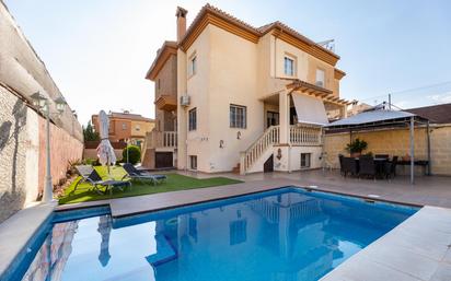 Piscina de Casa adosada en venda en Alhendín amb Aire condicionat, Terrassa i Piscina