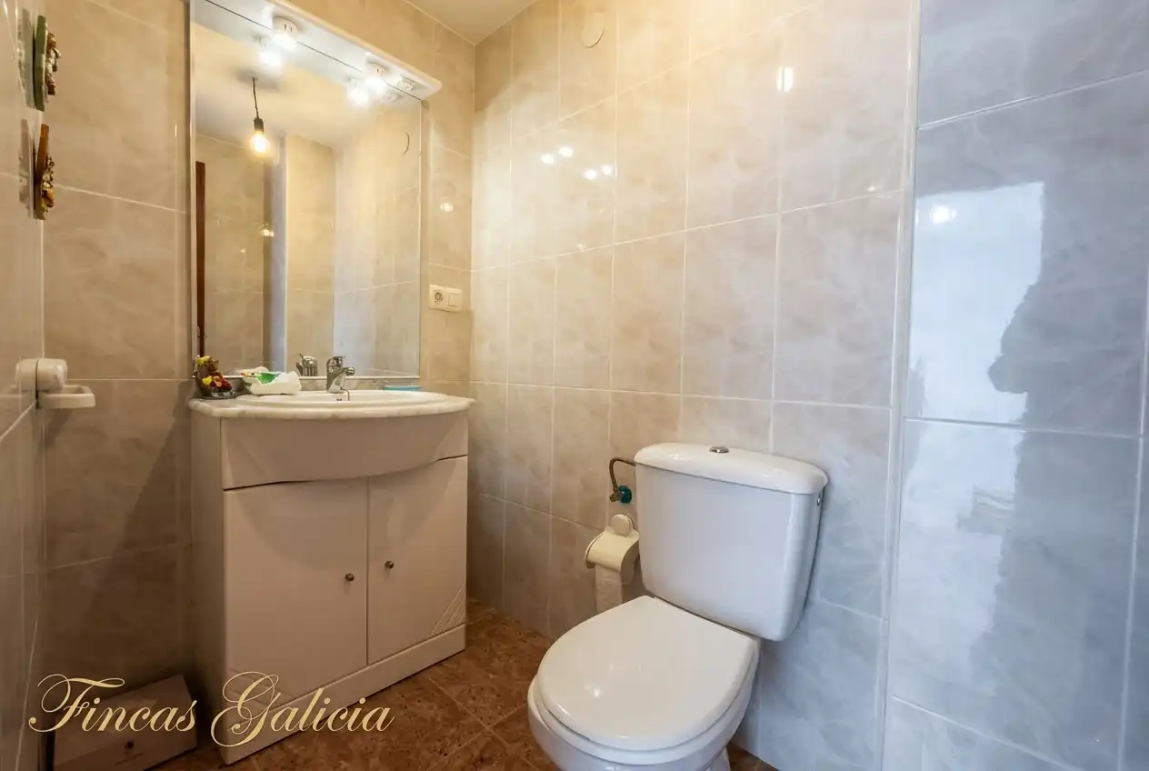 Baño de Casa adosada en venta en Verín con Calefacción, Jardín privado y Terraza