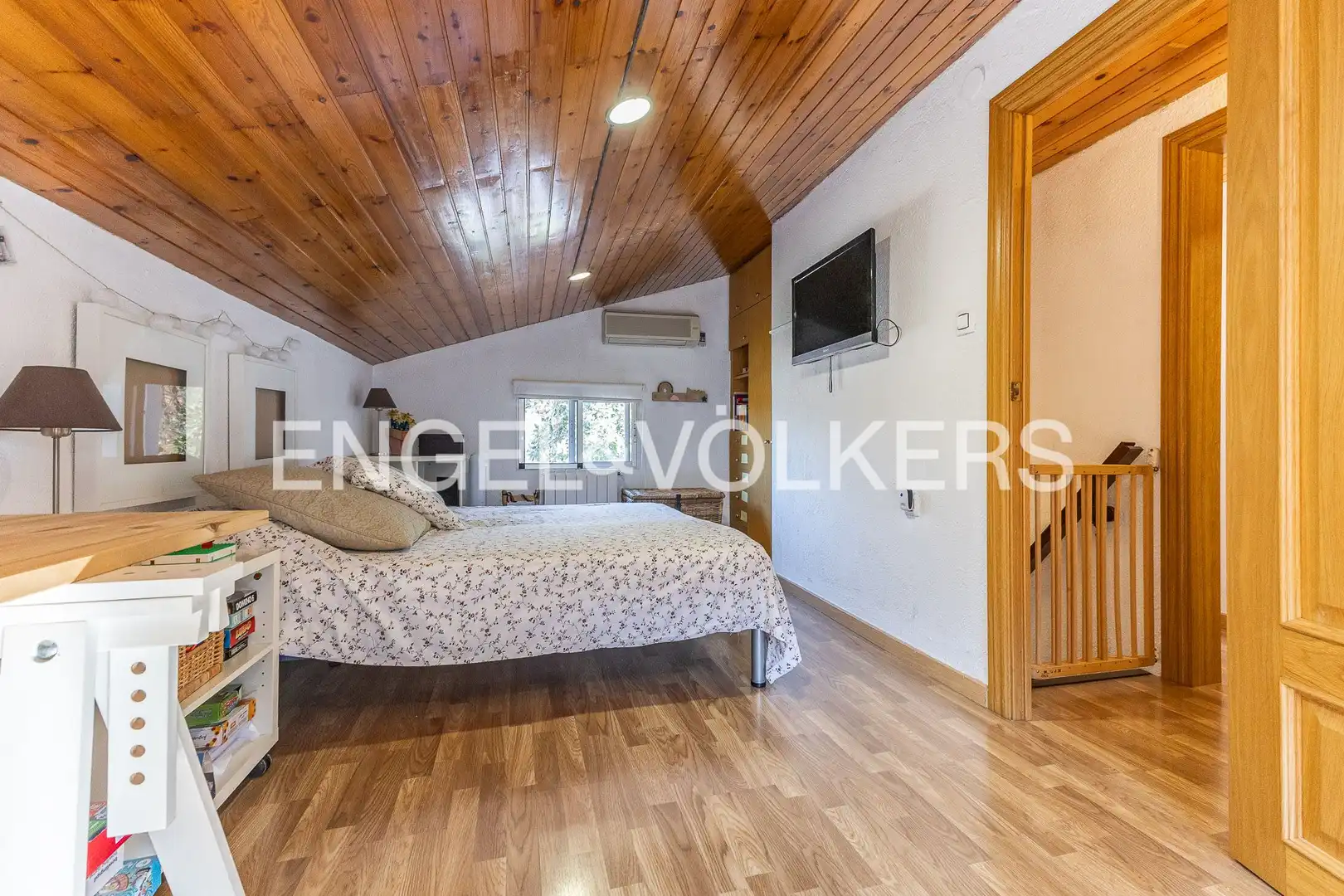 Bedroom of Houses for sale in Sant Cugat del Vallès  with Air Conditioner, Heating and Private garden