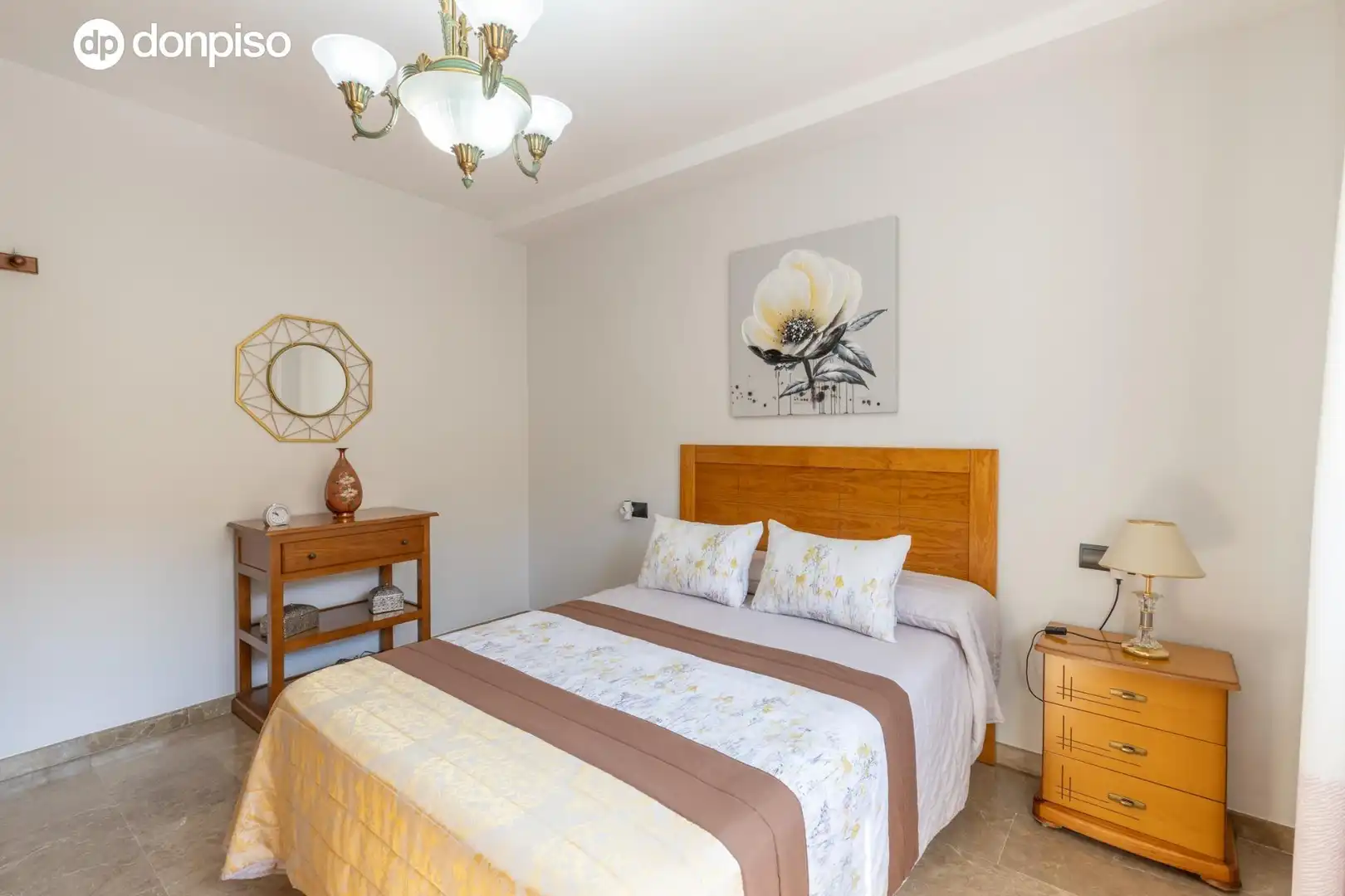 Schlafzimmer von Einfamilien-Reihenhaus zum Verkauf in Armilla mit Heizung