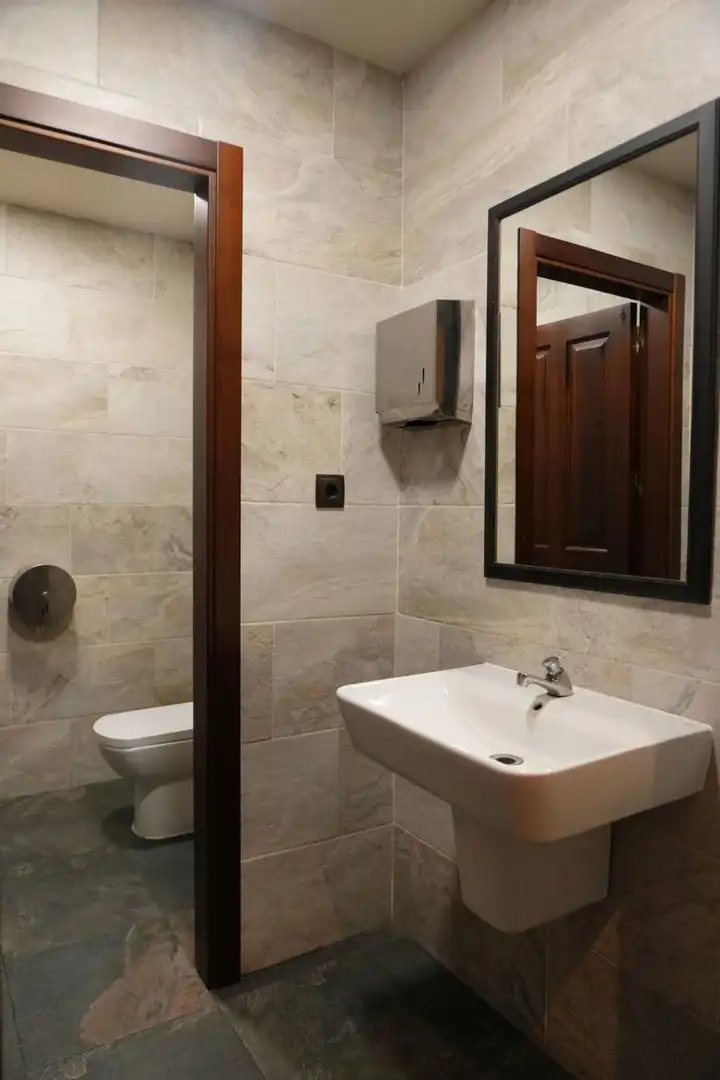 Bany de Edifici en venda en El Hoyo de Pinares 