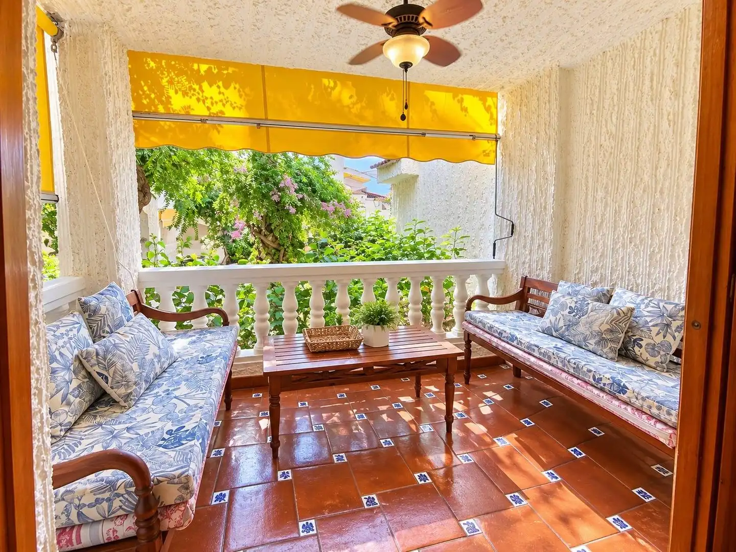 Terrasse von Haus oder Chalet zum Verkauf in Santa Pola mit Klimaanlage, Heizung und Privatgarten