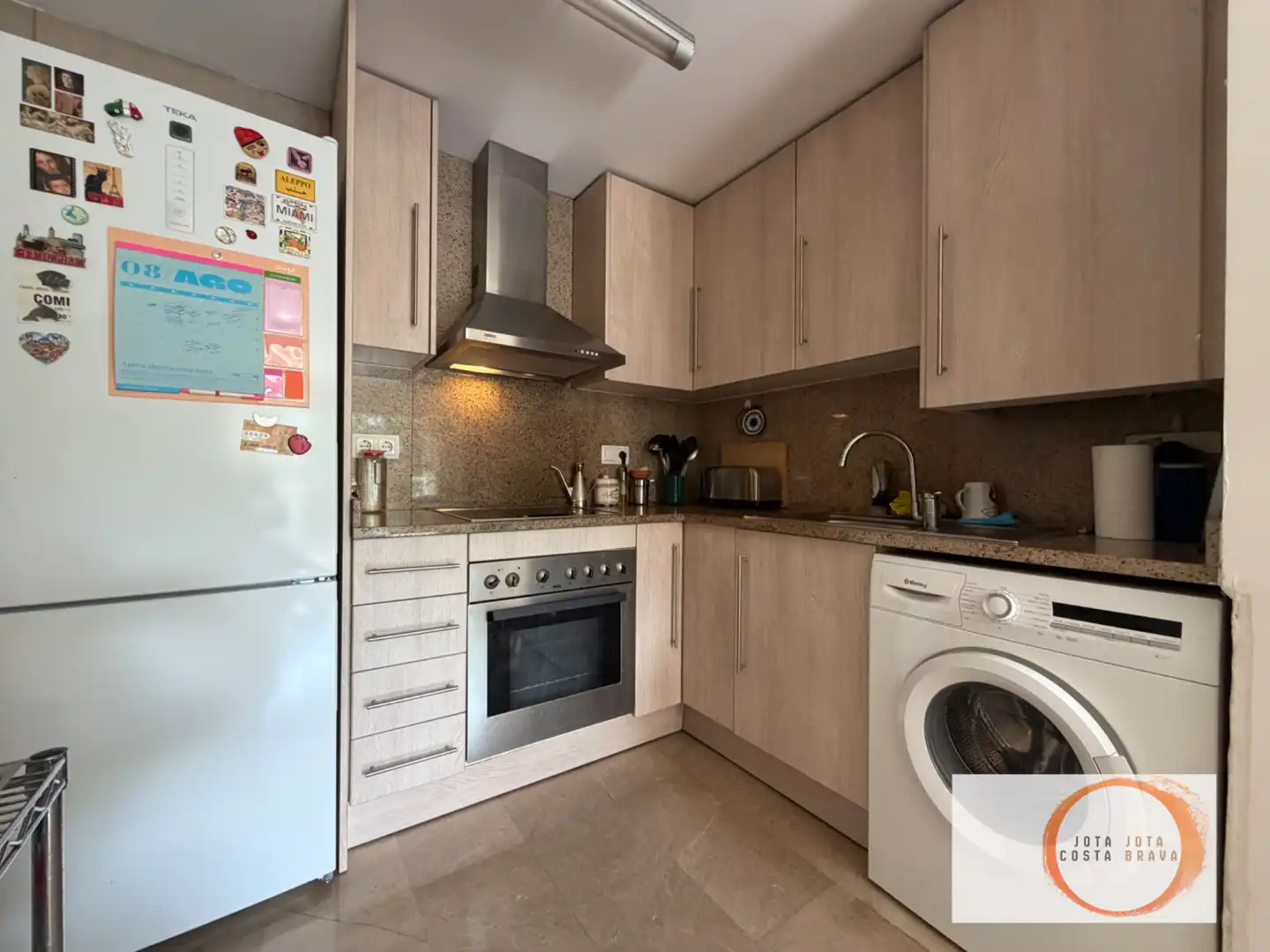 Cuina de Apartament en venda en Girona amb Calefacció i Balcó