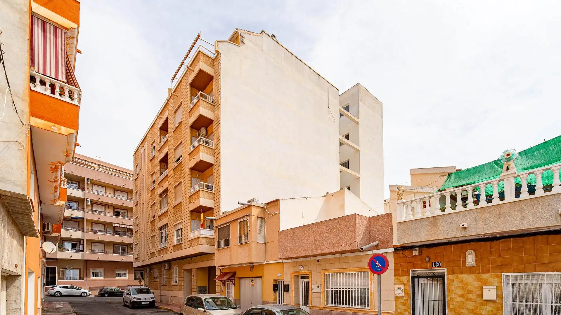 Exterior view of Apartments for sale in Torrevieja  with Furnished