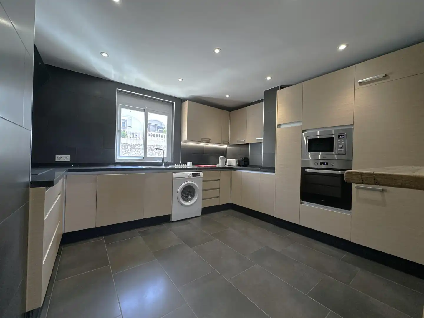 Kitchen of Flat for sale in Fuengirola