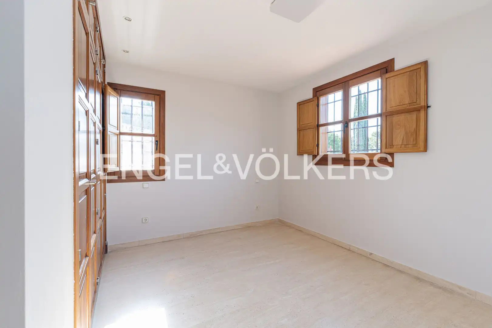 Comedor de Casa o chalet de alquiler en Madrid con Aire acondicionado, Calefacción y Jardín privado