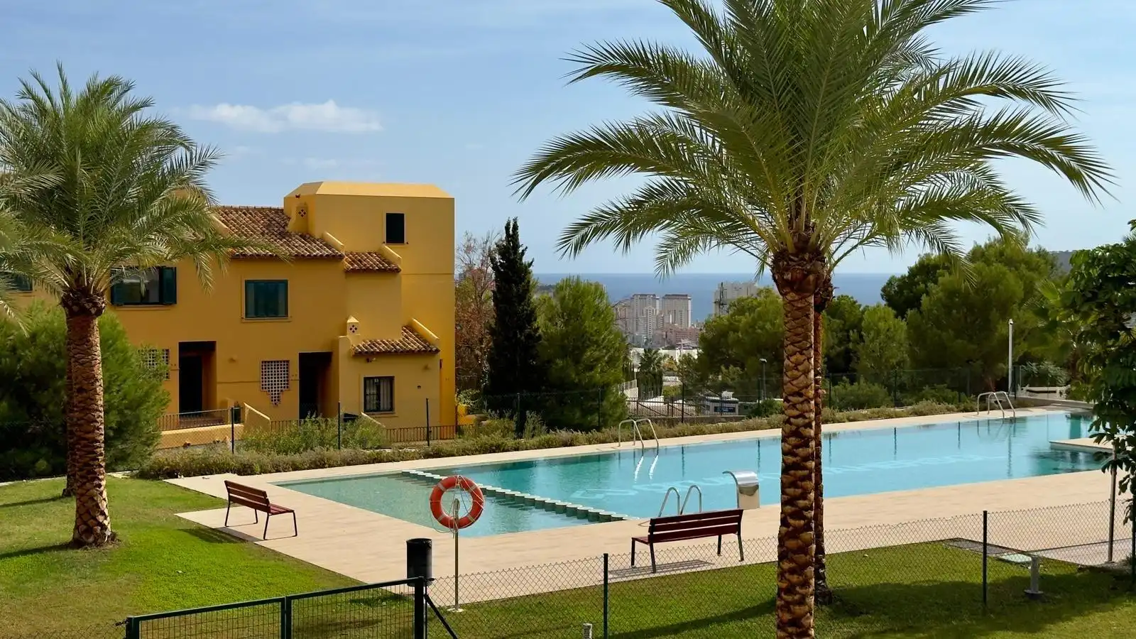 Casa o chalet de alquiler en Calle Londres, 9, Golf Bahía