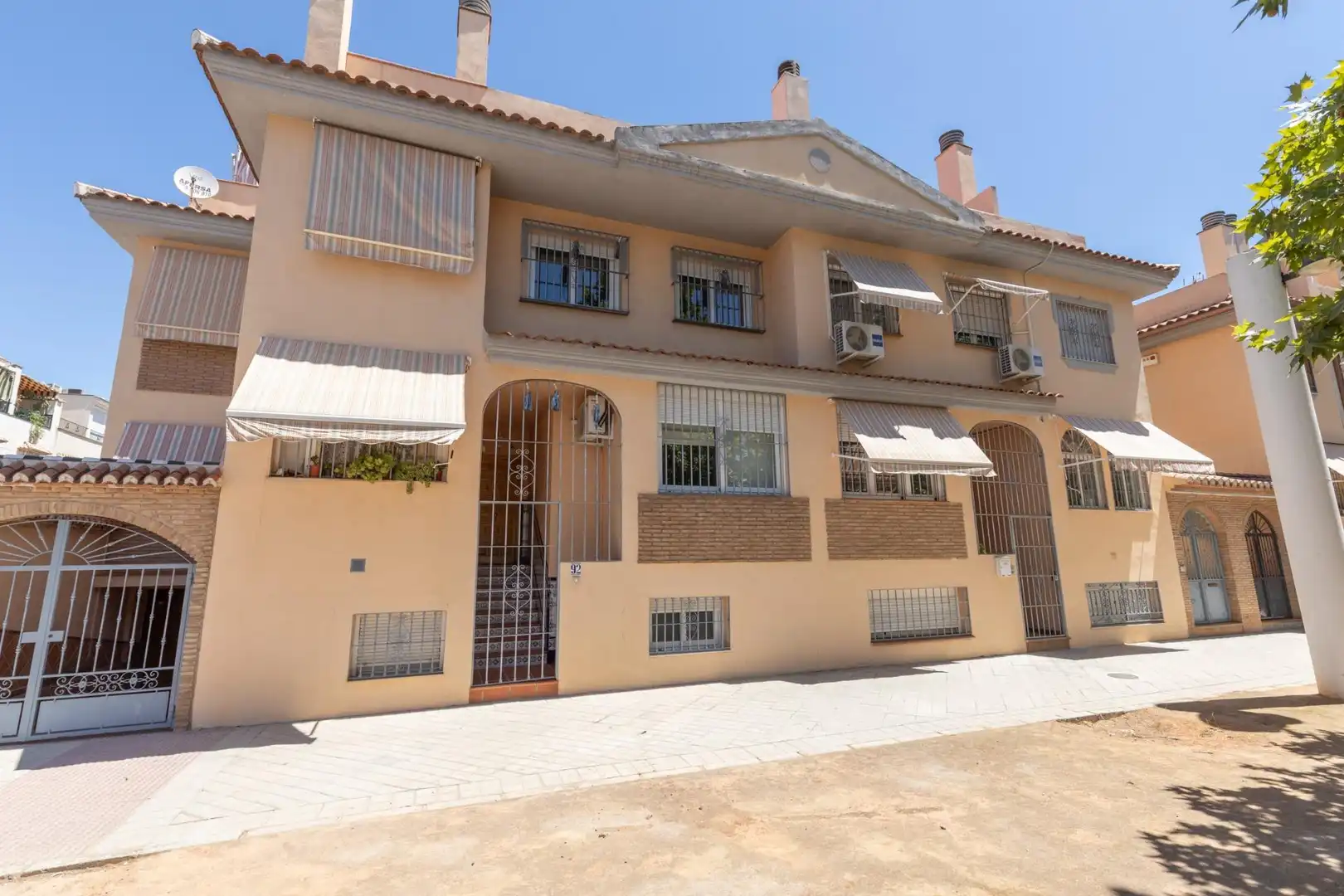 Casa a schiera con piscina in vendita a Calle Iznájar 48, imagen 2
