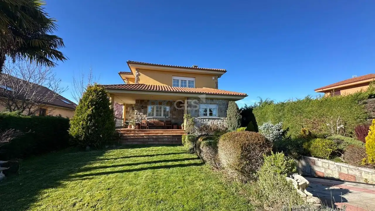 Vista exterior de Casa o chalet en venta en Sariegos con Calefacción, Jardín privado y Terraza