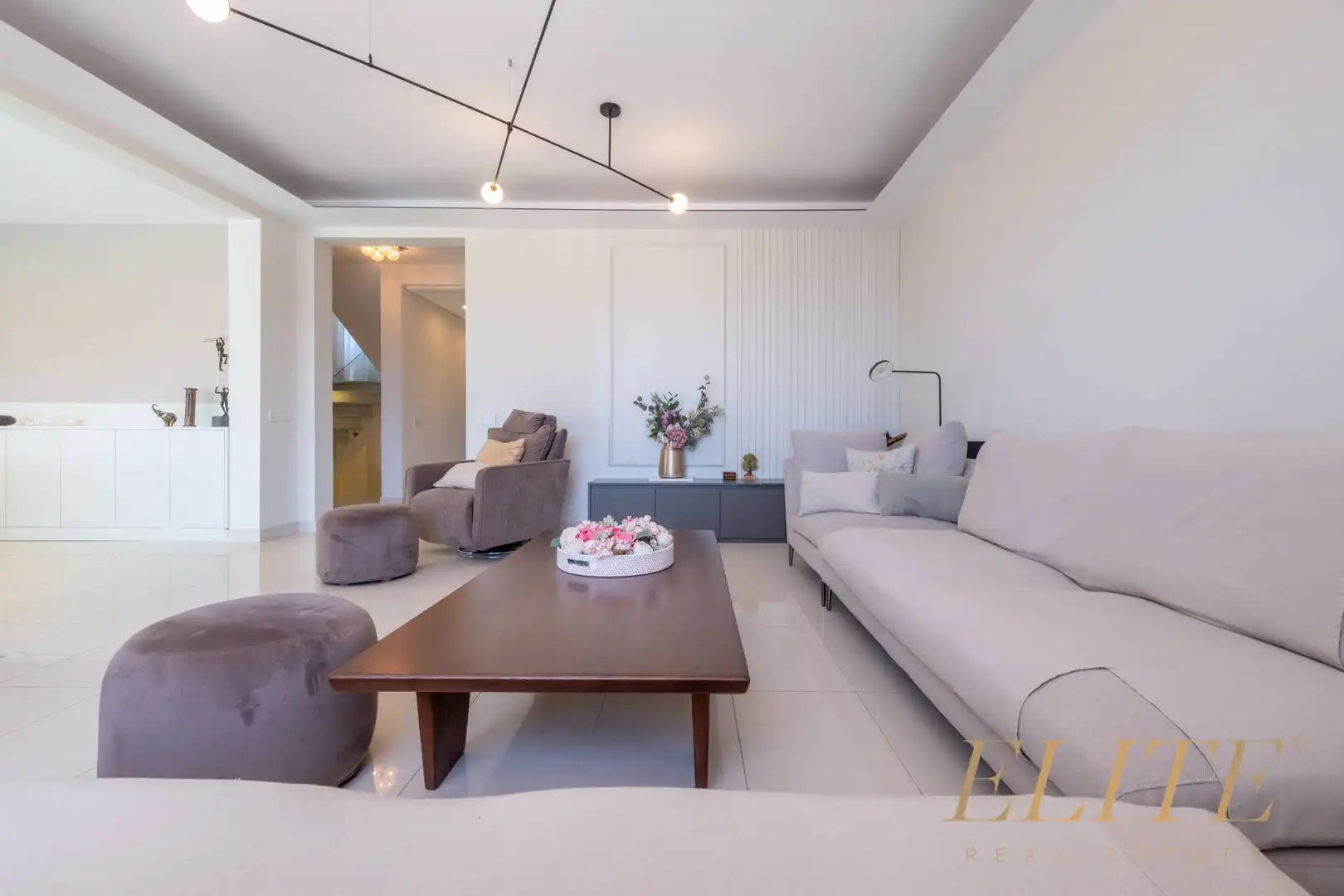 Sala d'estar de Casa adosada en venda en San Bartolomé de Tirajana amb Aire condicionat, Jardí privat i Terrassa