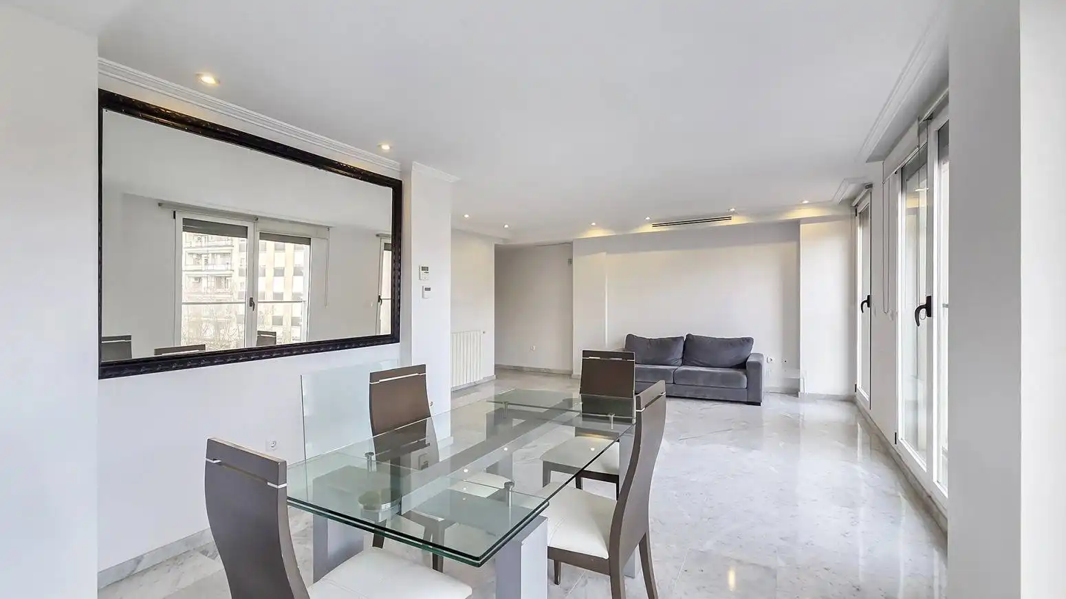 Piso con ascensor en venta en Calle de Játiva, imagen 2