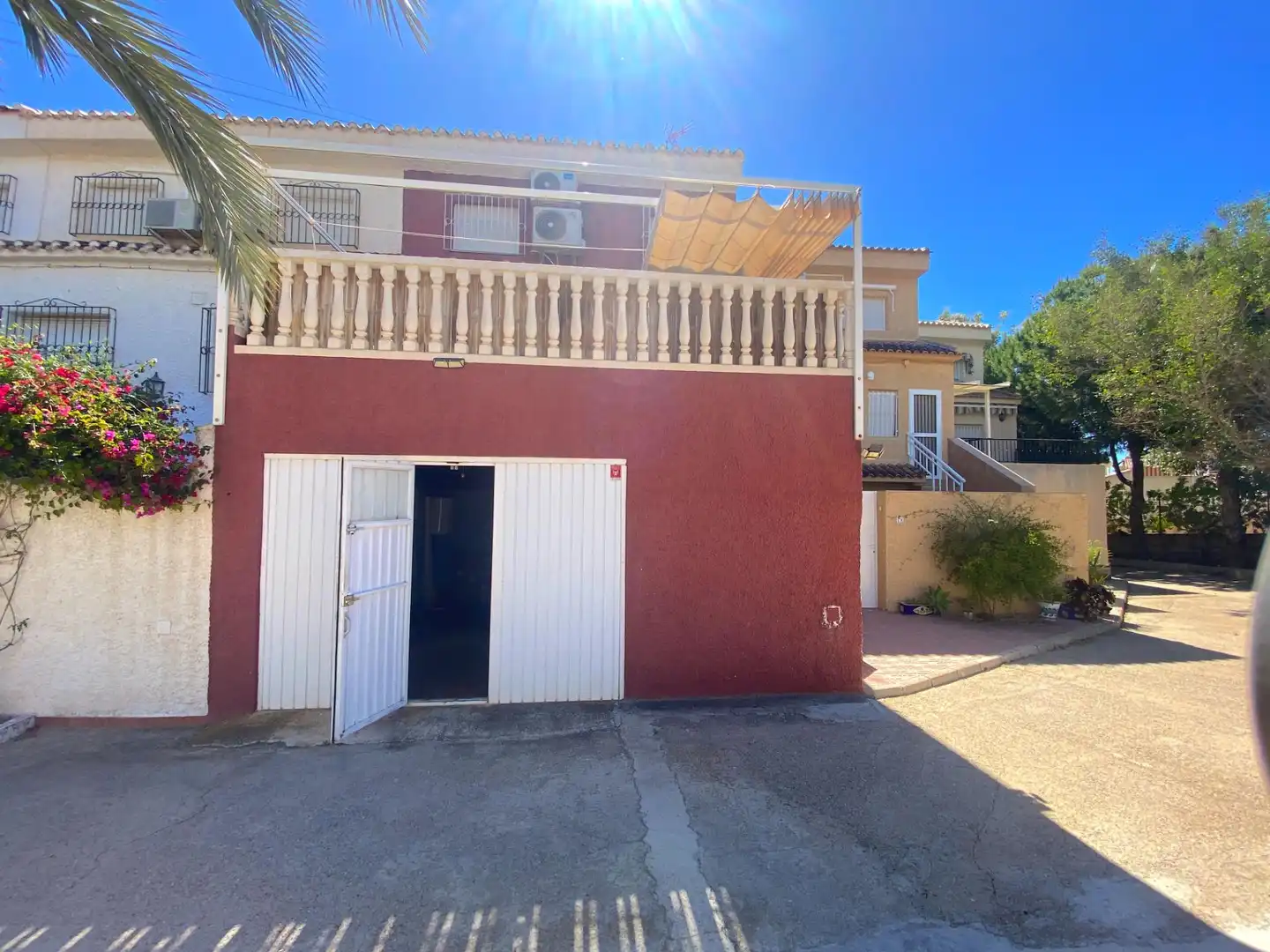 Vista exterior de Casa adosada en venta en Mazarrón con Piscina comunitaria