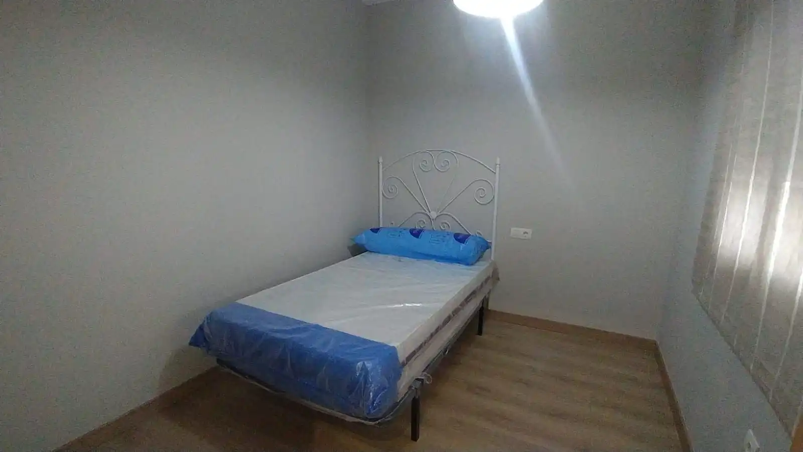 Dormitori de Apartament de lloguer en Villanueva de la Serena amb Aire condicionat, Calefacció i Parquet
