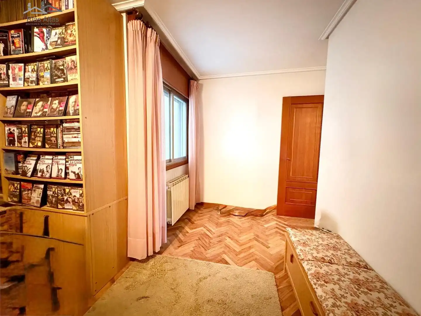 Habitación de Piso en venta en Cambre  con Calefacción, Parquet y Trastero