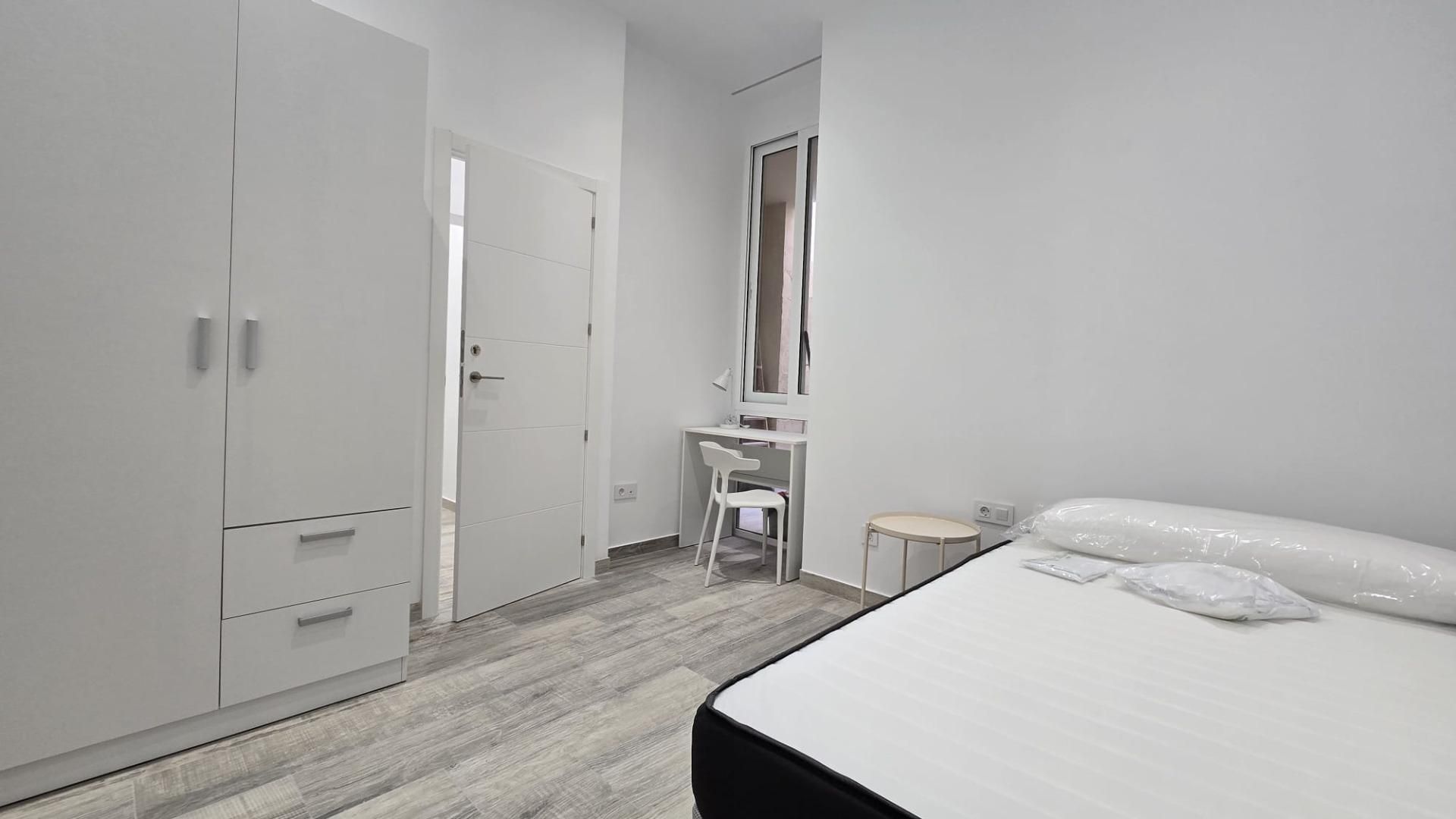 Bedroom of Flat to rent in Elche / Elx