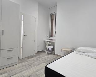 Bedroom of Flat to rent in Elche / Elx