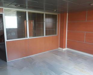 Office to rent in Rubí  with Air Conditioner