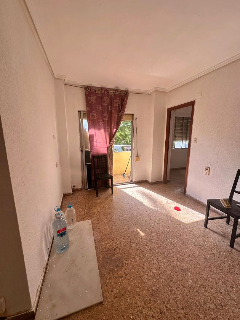 Flat for sale in  Valencia Capital  with Balcony