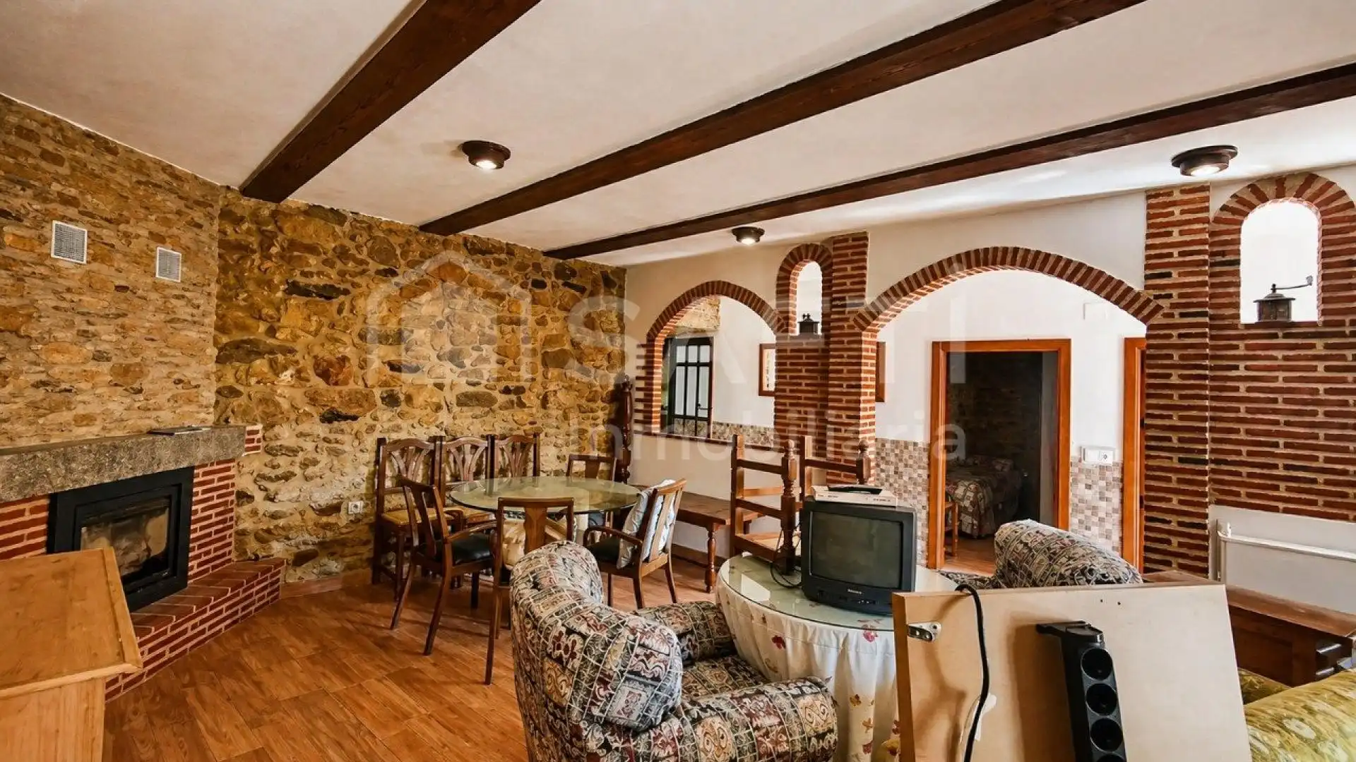 Comedor de Finca rústica en venta en Bermellar