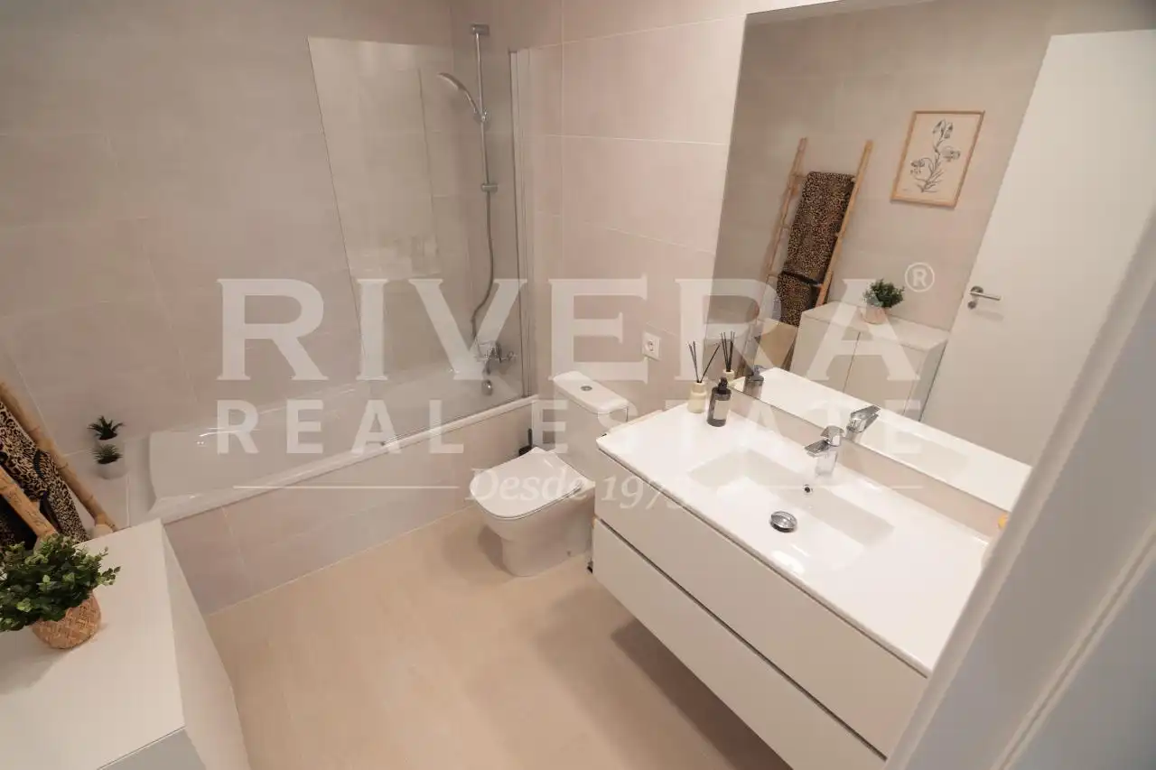Baño de Piso en venta en Sanxenxo con Calefacción, Terraza y Trastero
