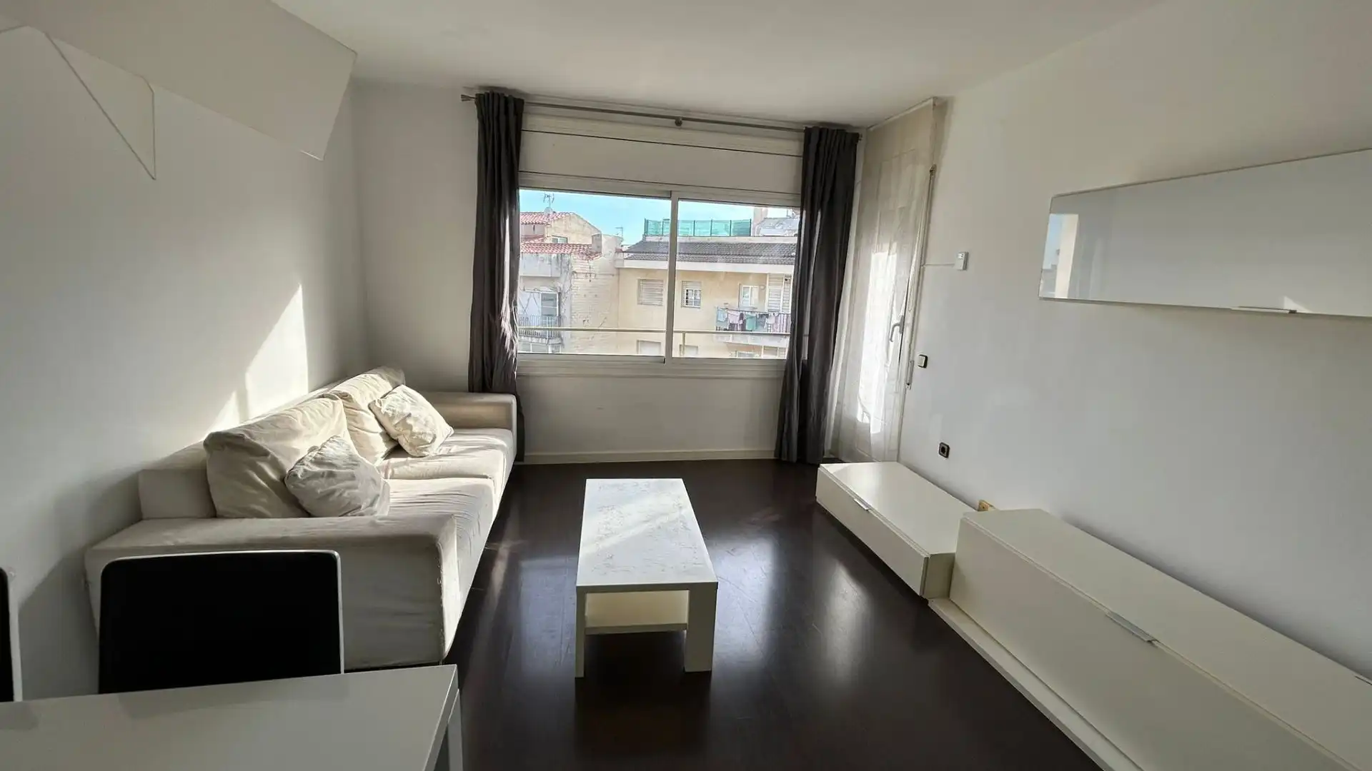 Sala d'estar de Pis en venda en Terrassa amb Calefacció i Terrassa