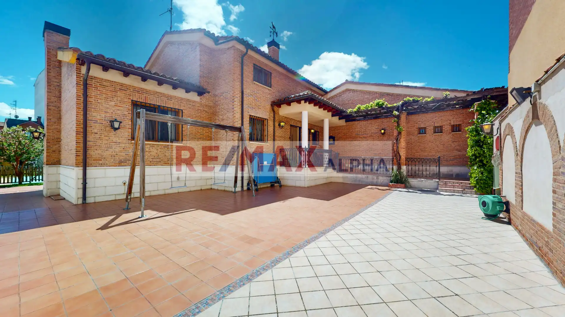 Vista exterior de Casa o chalet en venta en Medina del Campo con Calefacción, Jardín privado y Terraza