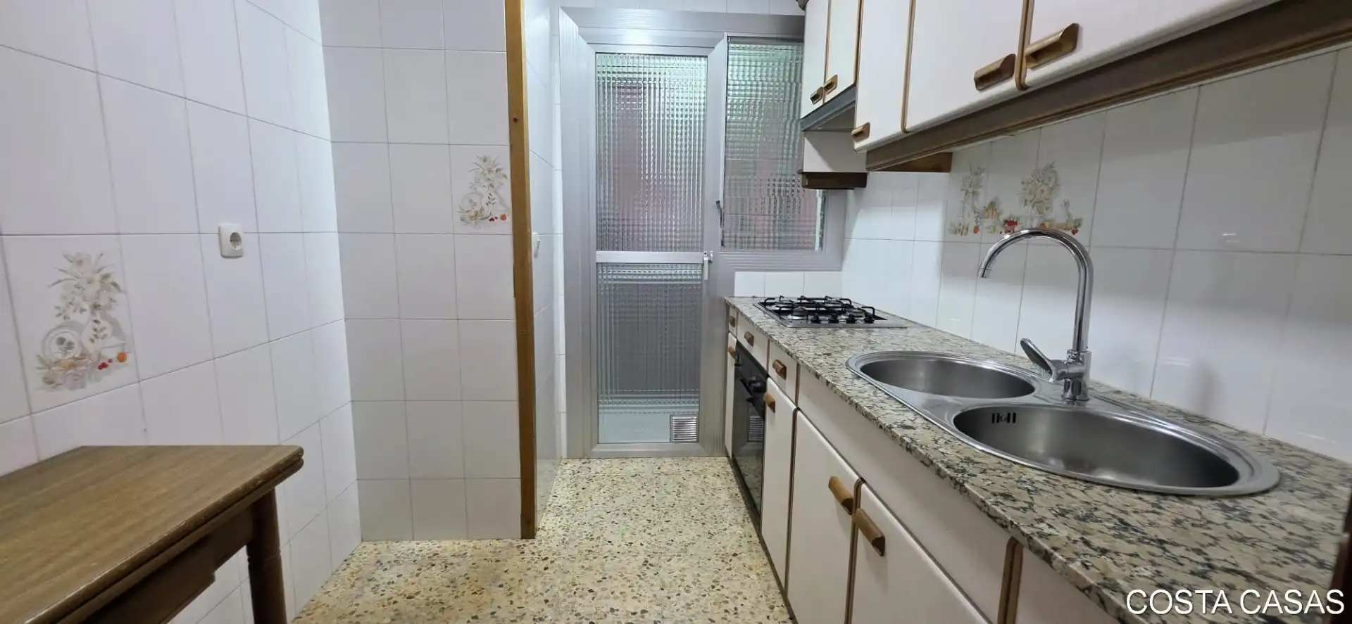 Cocina de Piso en venta en L'Hospitalet de Llobregat con Balcón