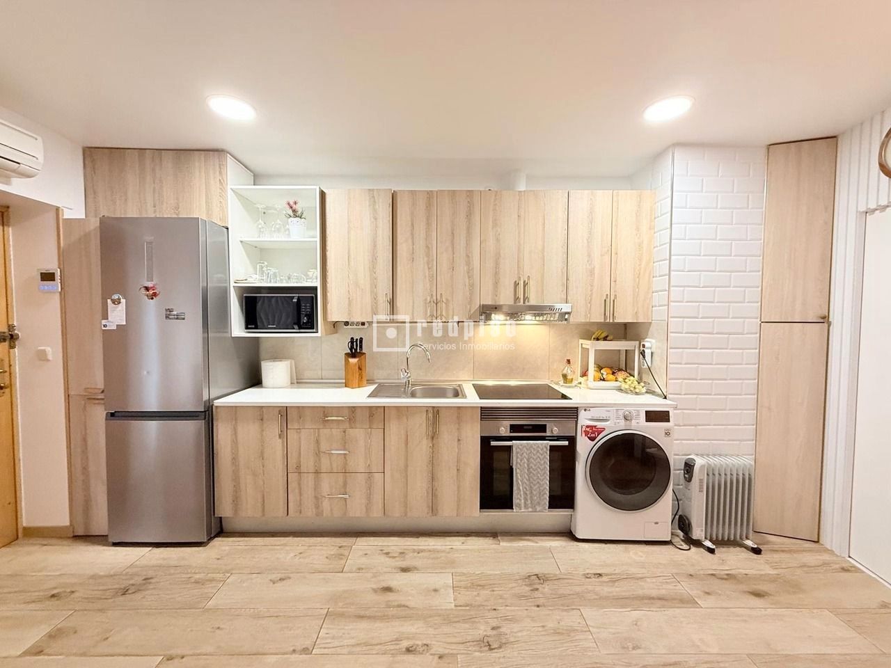 Kitchen of Study for sale in  Madrid Capital  with Air Conditioner and Heating