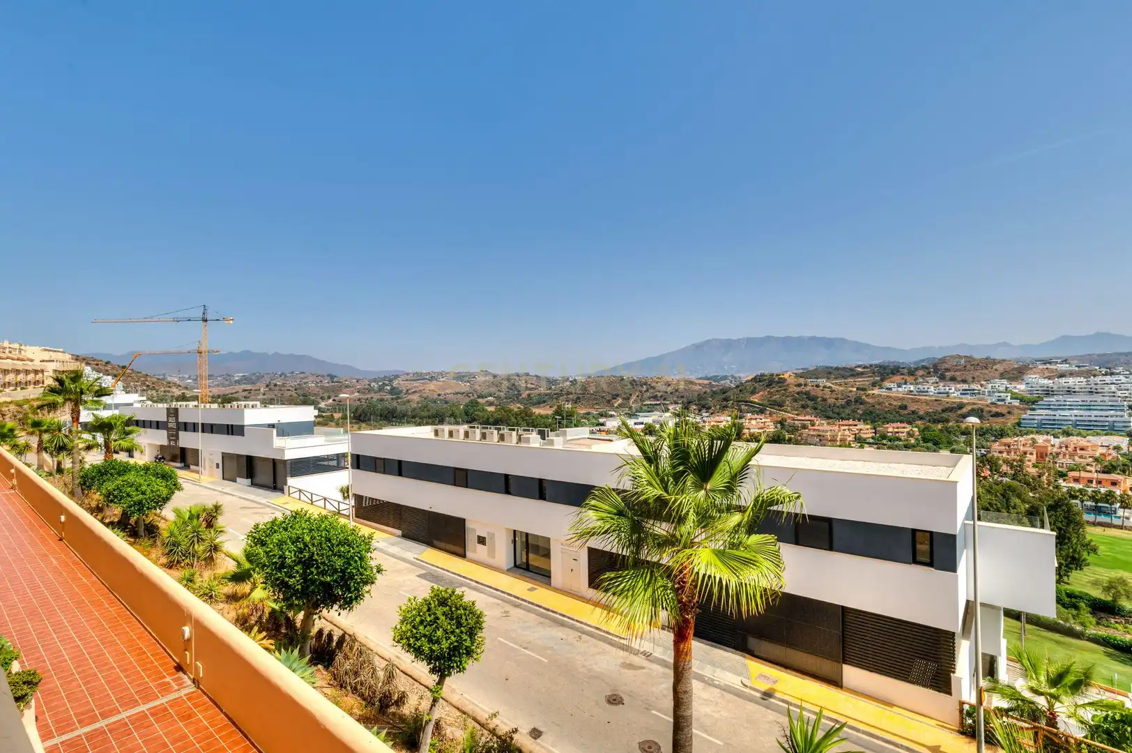 Außenansicht von Maisonette zum Verkauf in Mijas mit Klimaanlage, Privatgarten und Abstellraum