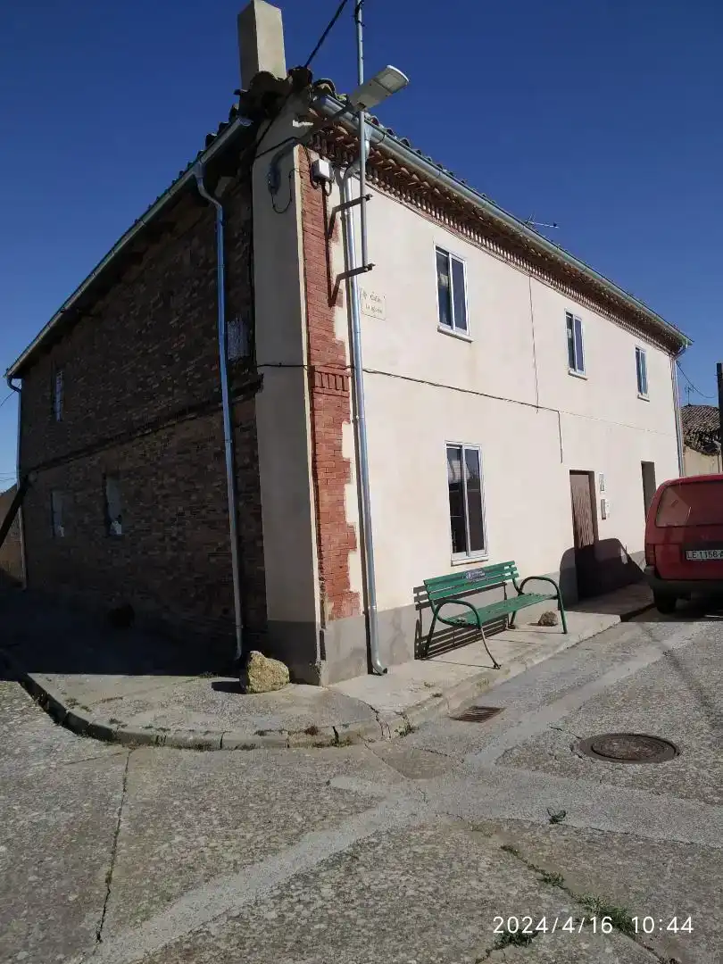 Vista exterior de Casa o chalet en venta en Palacios de Riopisuerga con Jardín privado, Parquet y Trastero