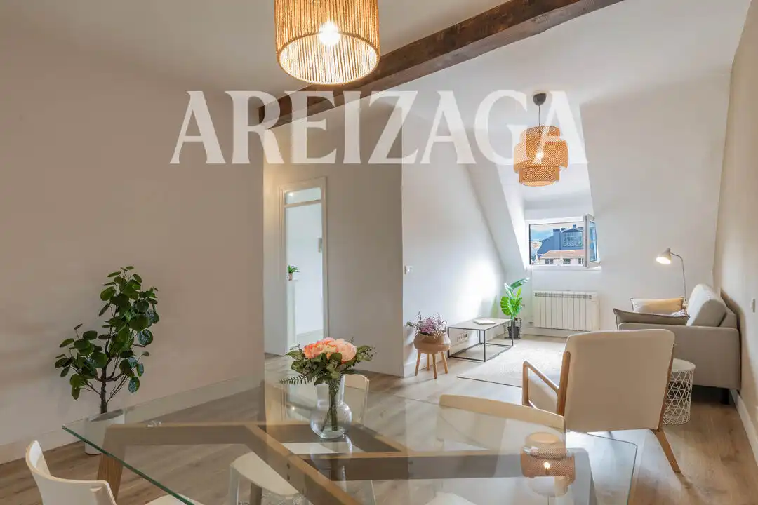 Habitación de Ático en venta en Donostia - San Sebastián  con Calefacción y Amueblado