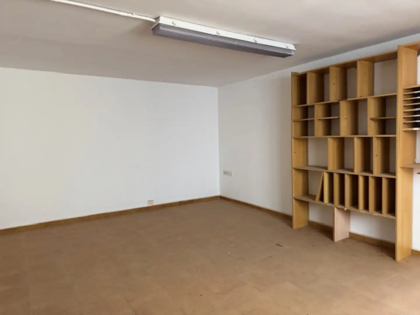 Industrial buildings for sale in Vilamarxant