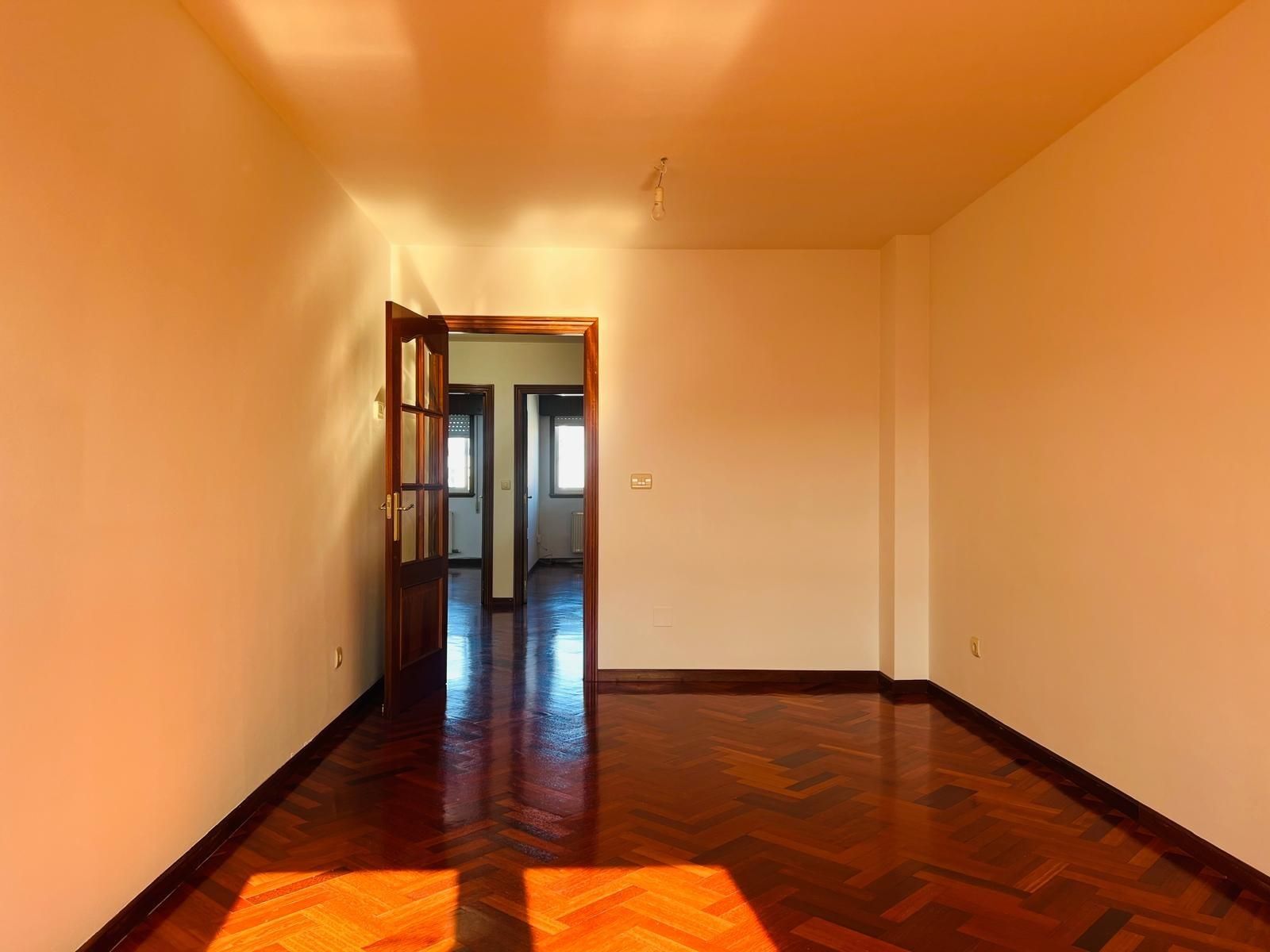 Flat to rent in Calle de la Tapia