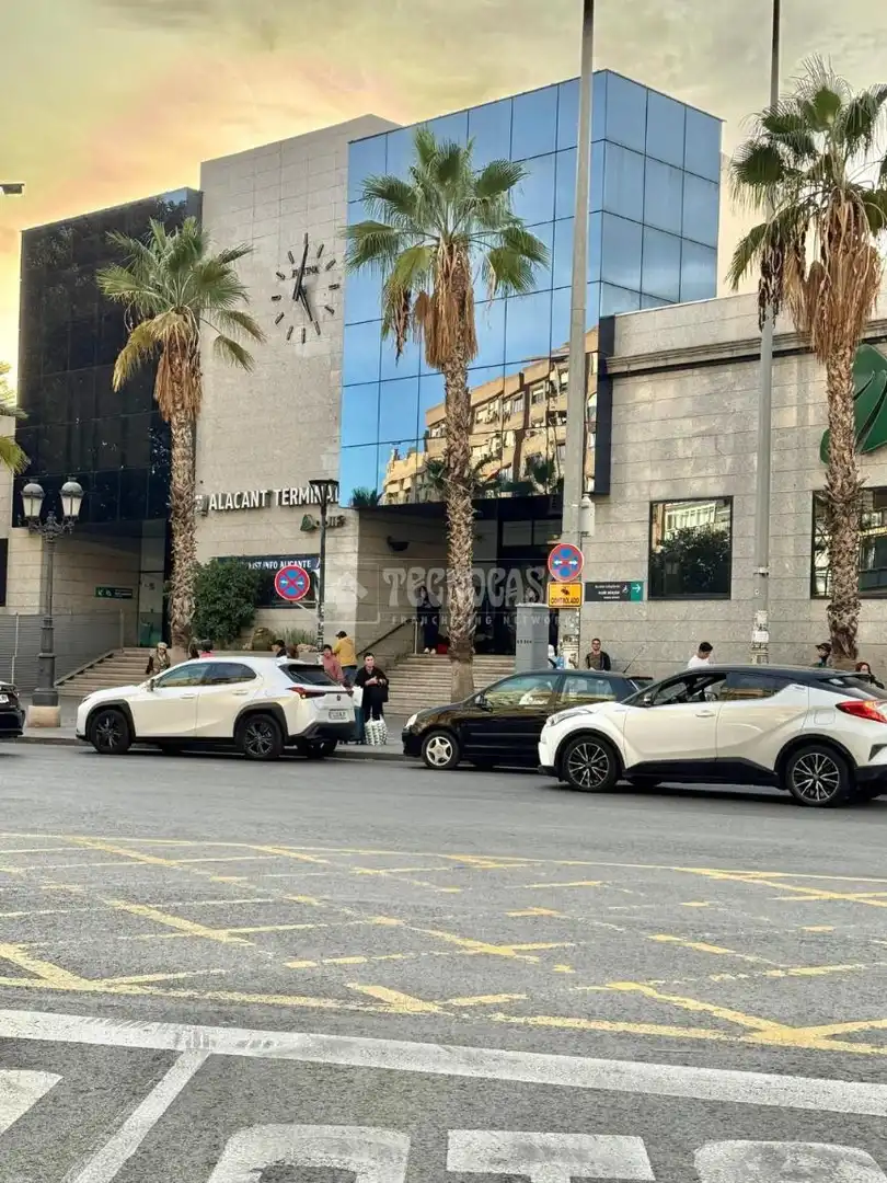 Vista exterior de Pis en venda en Alicante / Alacant amb Aire condicionat i Terrassa