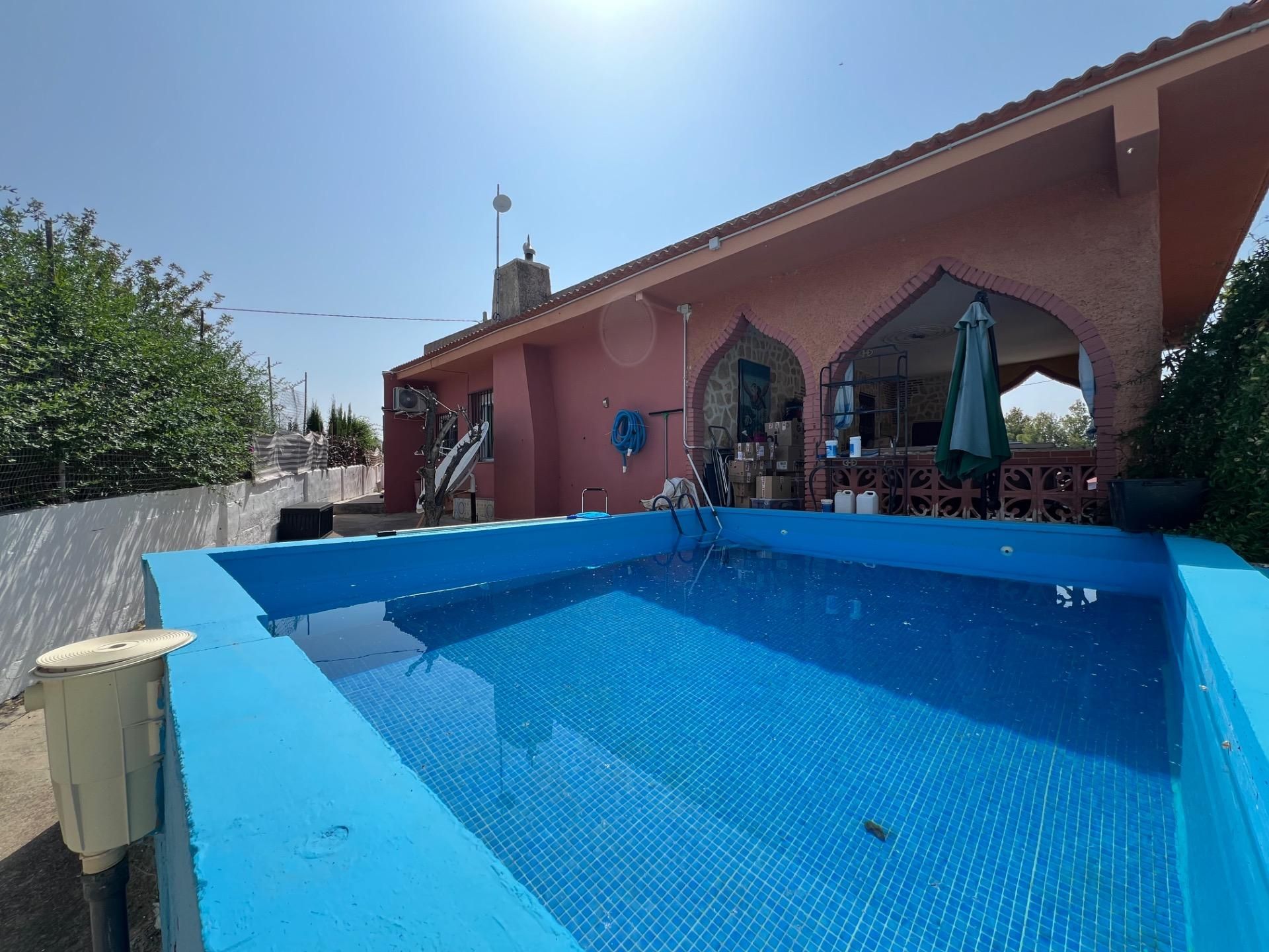 Swimming pool of House or chalet for sale in Montroy  with Private garden, Terrace and Storage room