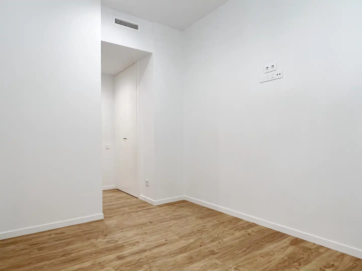 Wohnung zur Miete in Valencia mit Klimaanlage, Heizung und Privatgarten
