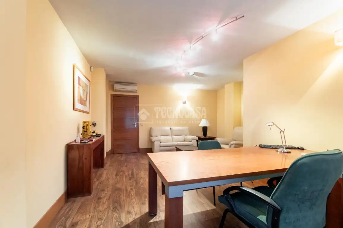 Habitación de Local en venta en Las Rozas de Madrid con Aire acondicionado y Calefacción