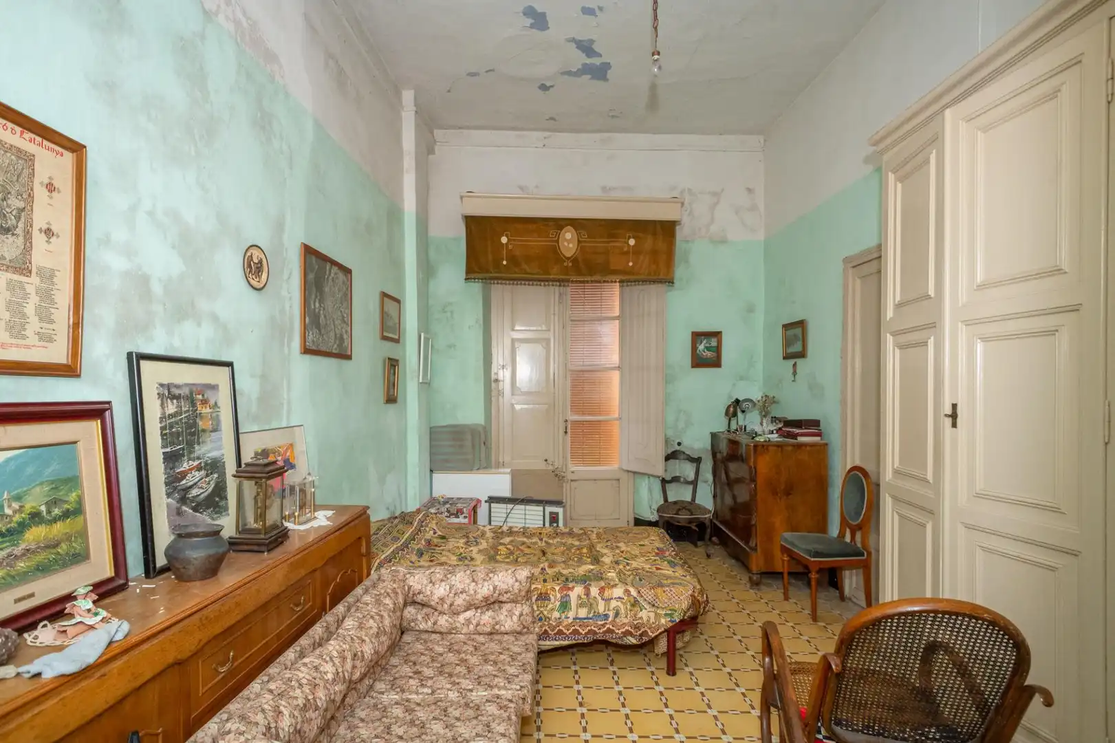 Sala de estar de Casa o chalet en venta en Besalú con Jardín privado, Terraza y Amueblado