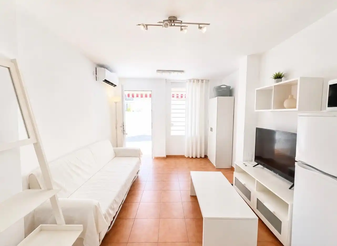 Sala d'estar de Planta baixa en venda en Torremolinos amb Aire condicionat, Calefacció i Jardí privat