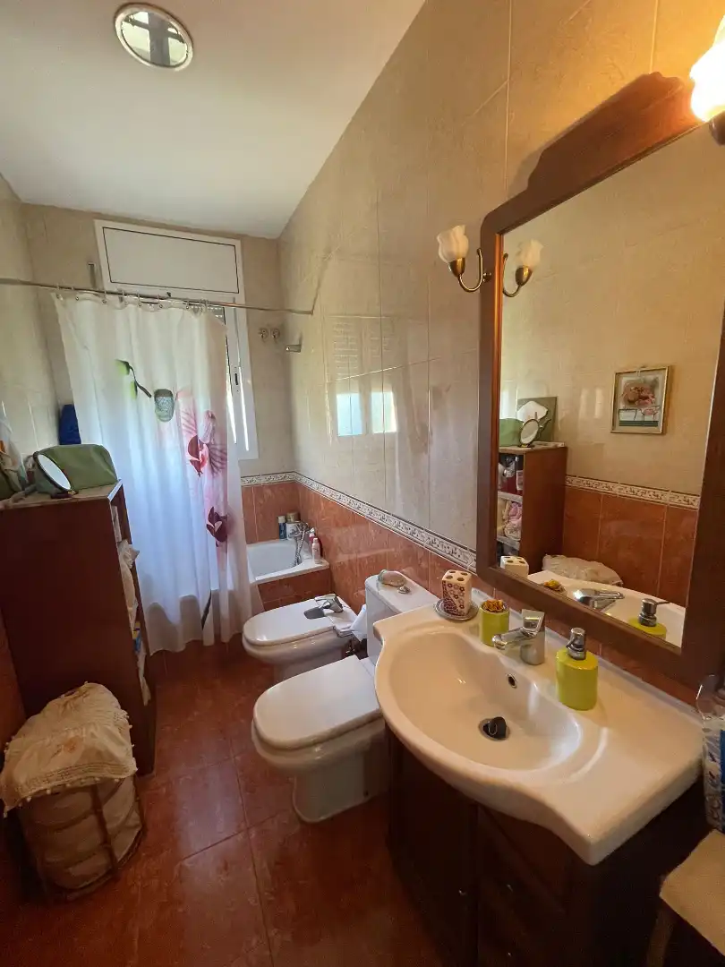 Badezimmer von Wohnung zur Miete in Cerdanyola del Vallès mit Heizung, Privatgarten und Ofen
