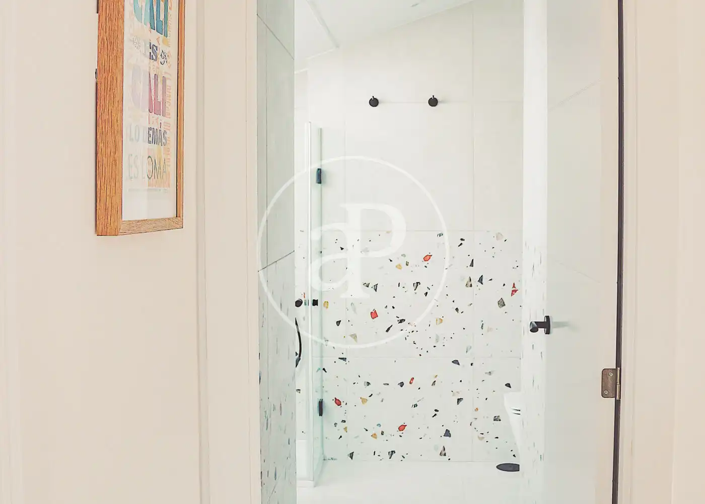 Bathroom of Flat for sale in Madrid  with Air Conditioner, Heating and Storage room