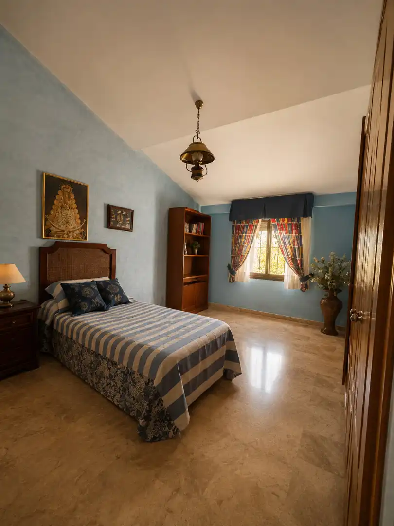 Dormitori de Casa adosada en venda en Bormujos amb Aire condicionat, Jardí privat i Terrassa