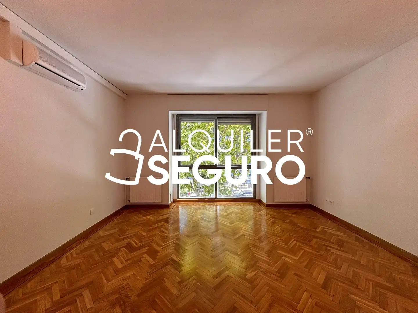 Habitación de Piso de alquiler en Madrid con Aire acondicionado y Calefacción