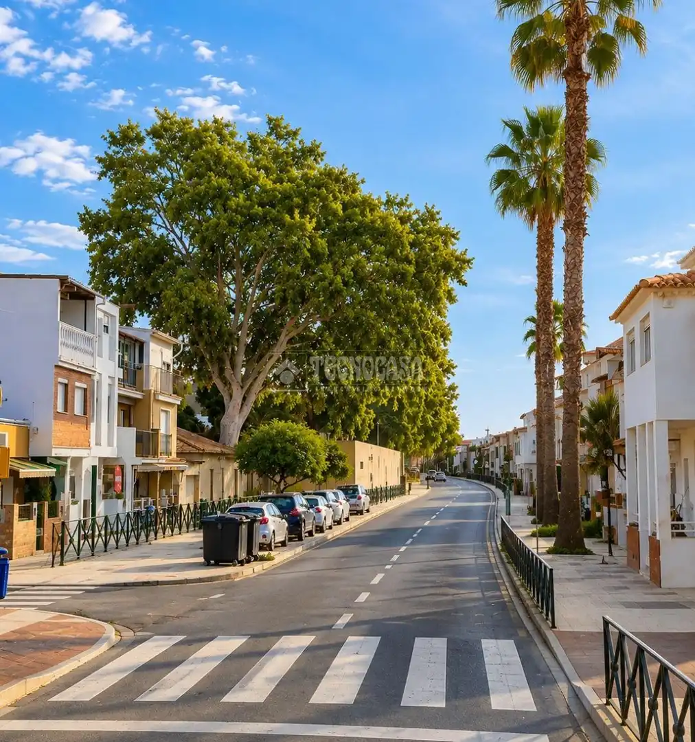 Vista exterior de Casa adosada en venda en Málaga amb Terrassa i Traster