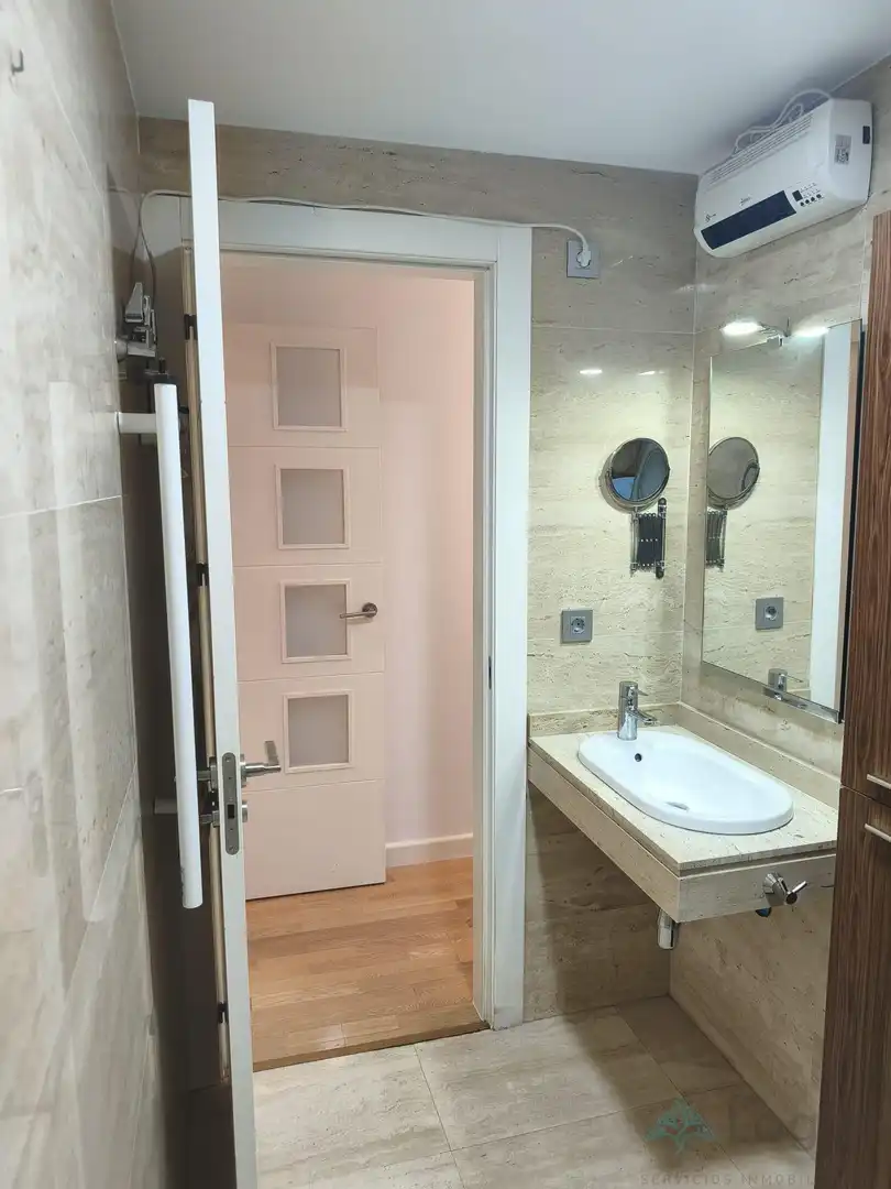 Bathroom of Flat for rent in Murcia  with Air Conditioner, Heating and Terrace