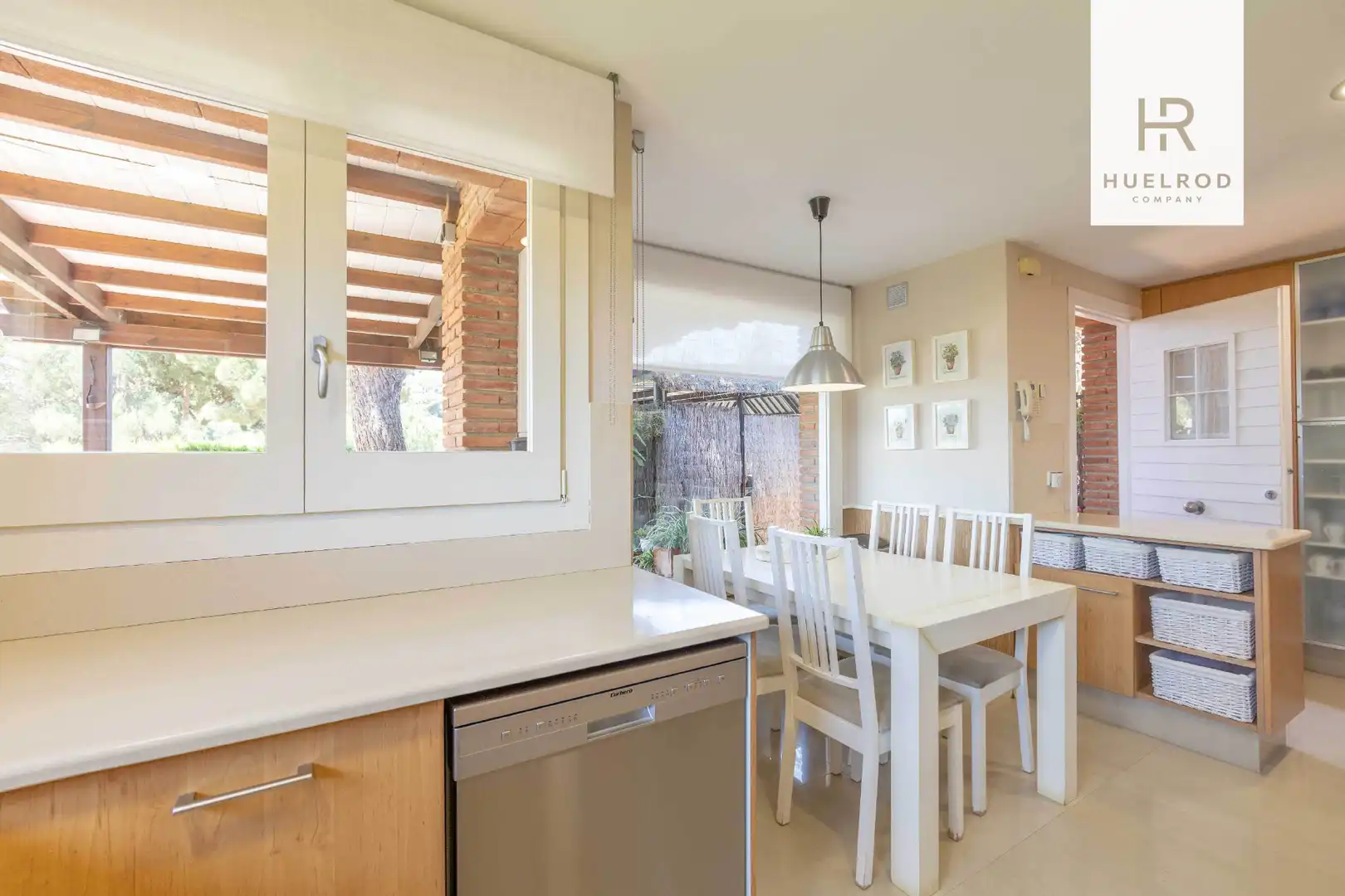 Küche von Haus oder Chalet zum Verkauf in Sant Vicenç de Montalt mit Klimaanlage, Heizung und Privatgarten