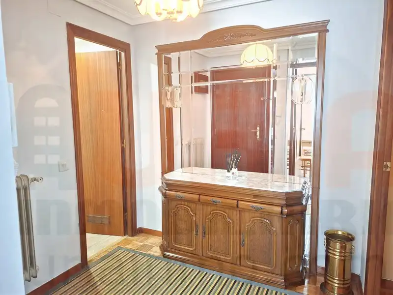 Piso de alquiler en Oviedo  con Calefacción, Amueblado y Lavadora