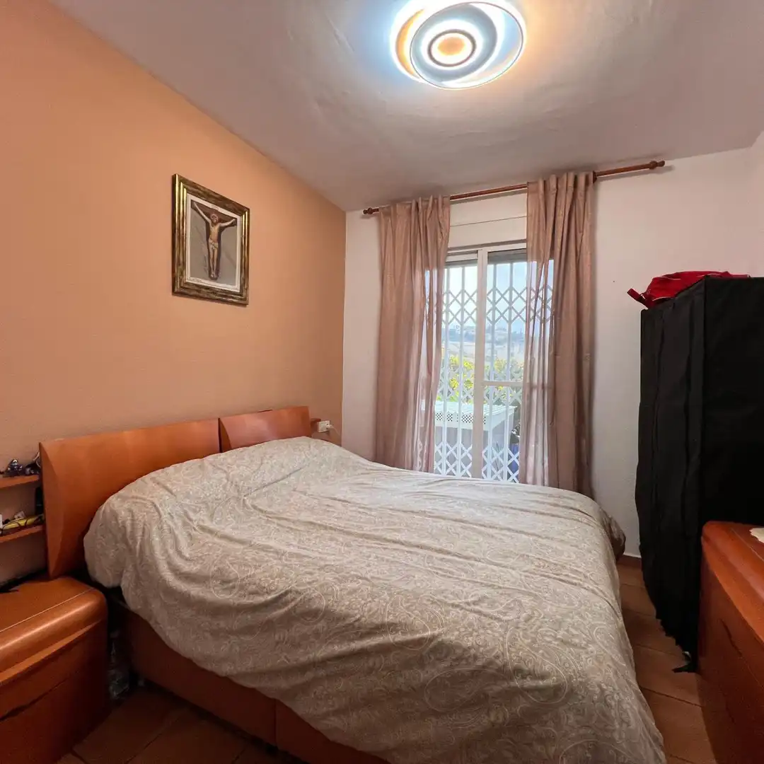 Schlafzimmer von Einfamilien-Reihenhaus zum Verkauf in Chiva mit Heizung, Abstellraum und Balkon