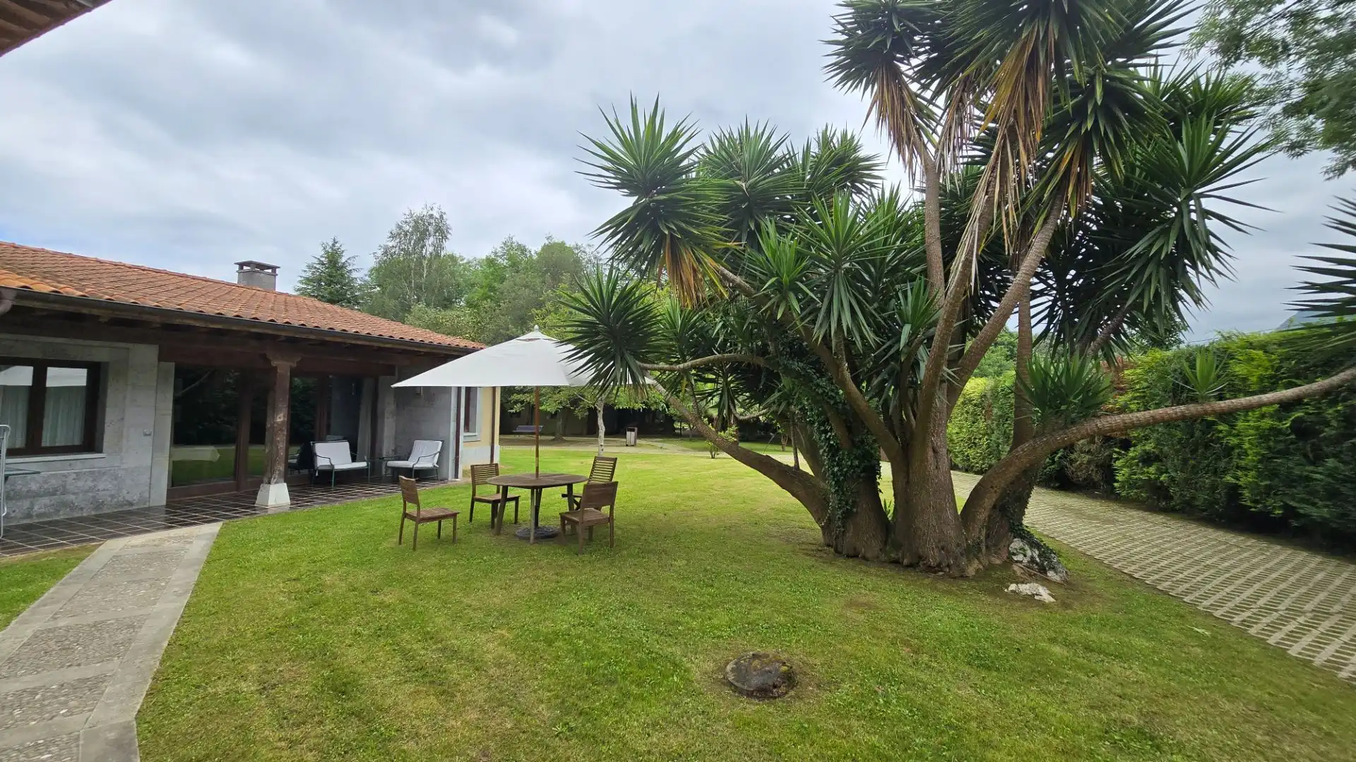 Jardí de Casa o xalet en venda en Llanes amb Calefacció, Jardí privat i Piscina