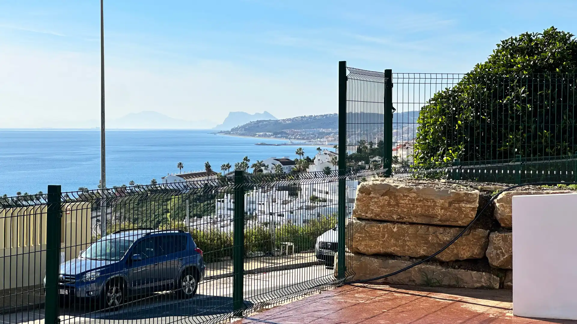 Vista exterior de Ático en venta en Casares con Terraza, Trastero y Piscina